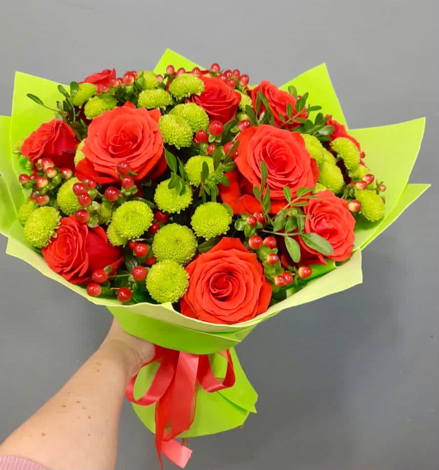 Букет цветов из: Хризантемы и Розы в Комсомольском Воронежской области