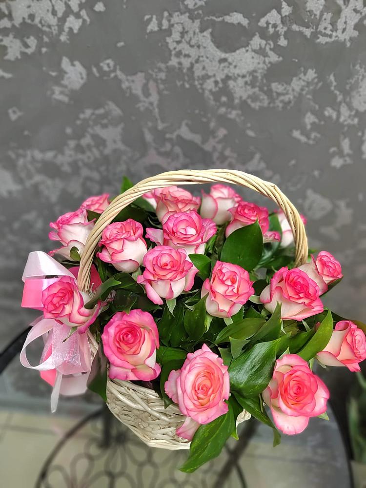 Цветочная композиция из Розы в корзине в Комсомольском Воронежской области