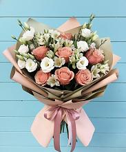 Букет цветов из:  Розы, Альстромерии и Лизиантусы в Комсомольском Воронежской области