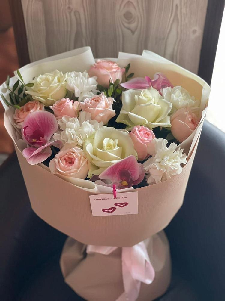 Букет цветов из: Орхидеи, Розы и Гвоздики в Комсомольском Воронежской области