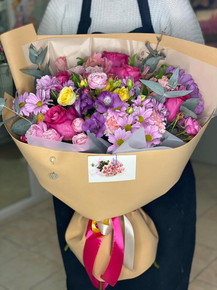 Букет цветов из: Хризантемы, Гвоздики и Альстромерии в Комсомольском Воронежской области