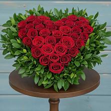 Цветочная композиция из Розы в виде сердца в Комсомольском Воронежской области