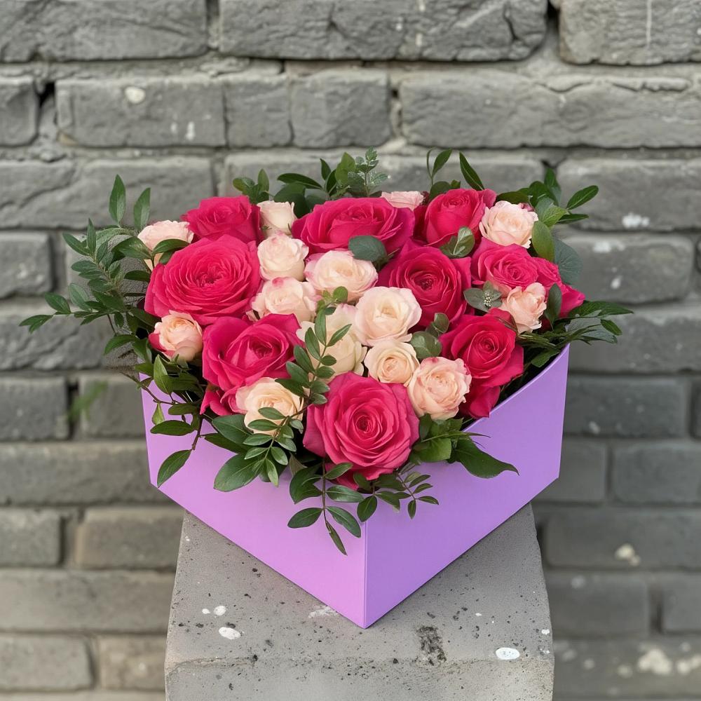 Цветочная композиция из Розы в коробке в Комсомольском Воронежской области