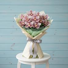 Букет цветов из:  Орхидеи и Розы в Комсомольском Воронежской области