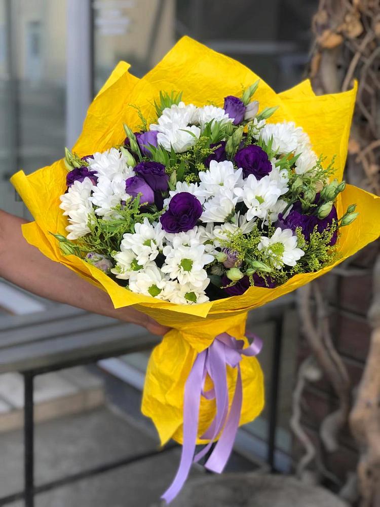Букет цветов из: Ирисы, Хризантемы и Ромашки в Комсомольском Воронежской области