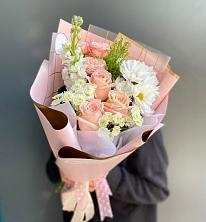Букет цветов из:  Хризантемы и Розы в Комсомольском Воронежской области