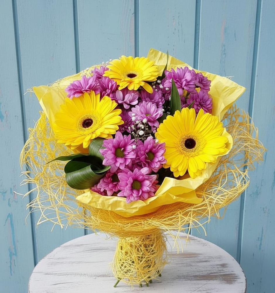 Букет цветов из: Хризантемы и Герберы в Комсомольском Воронежской области