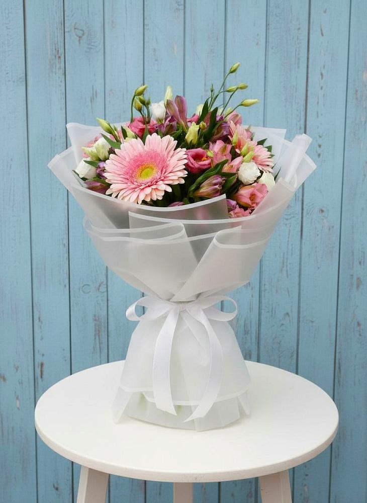 Букет цветов из: Герберы, Альстромерии и Лизиантусы в Комсомольском Воронежской области