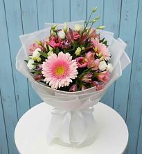 Букет цветов из:  Герберы, Альстромерии и Лизиантусы в Комсомольском Воронежской области