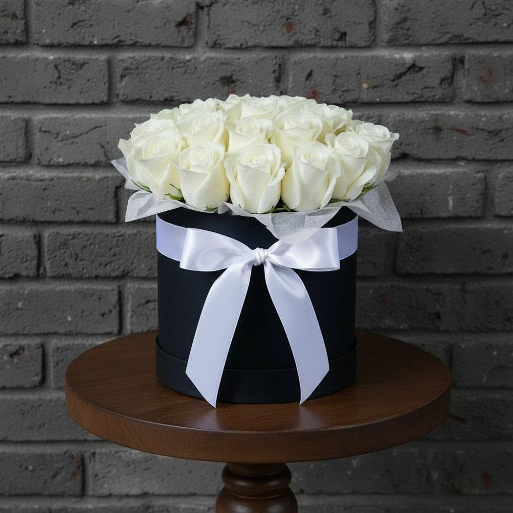 Цветочная композиция из Розы в шляпной коробке в Комсомольском Воронежской области