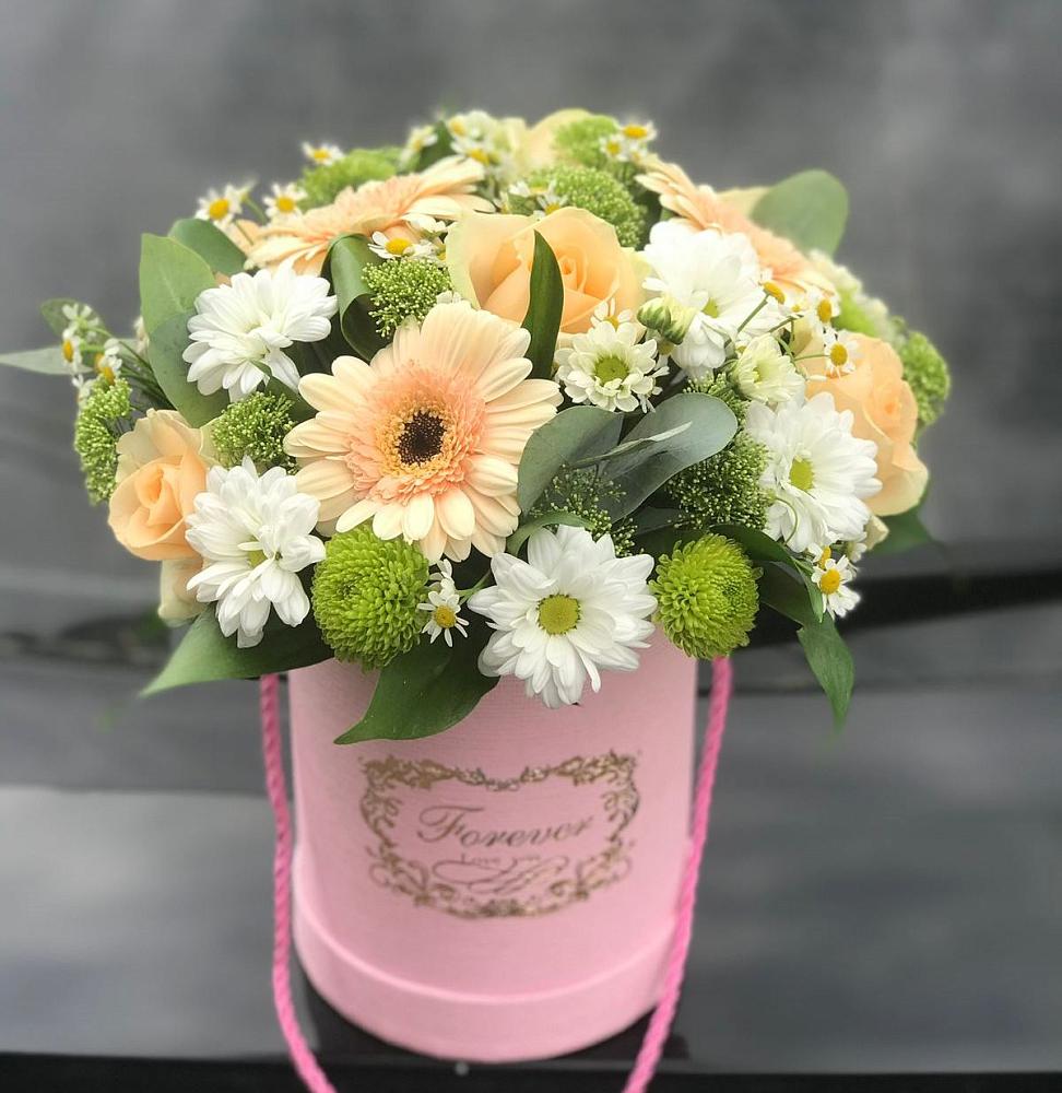 Цветочная композиция из Розы, Герберы и Хризантемы в шляпной коробке в Комсомольском Воронежской области