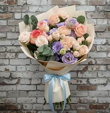 Букет цветов из:  Розы, Лизиантусы и Гвоздики в Комсомольском Воронежской области