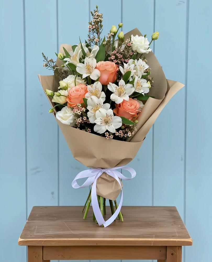 Букет цветов из: Альстромерии, Лизиантусы, Розы и Хризантемы в Комсомольском Воронежской области