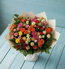 Букет Микс из разноцветных кустовых роз в Комсомольском Воронежской области